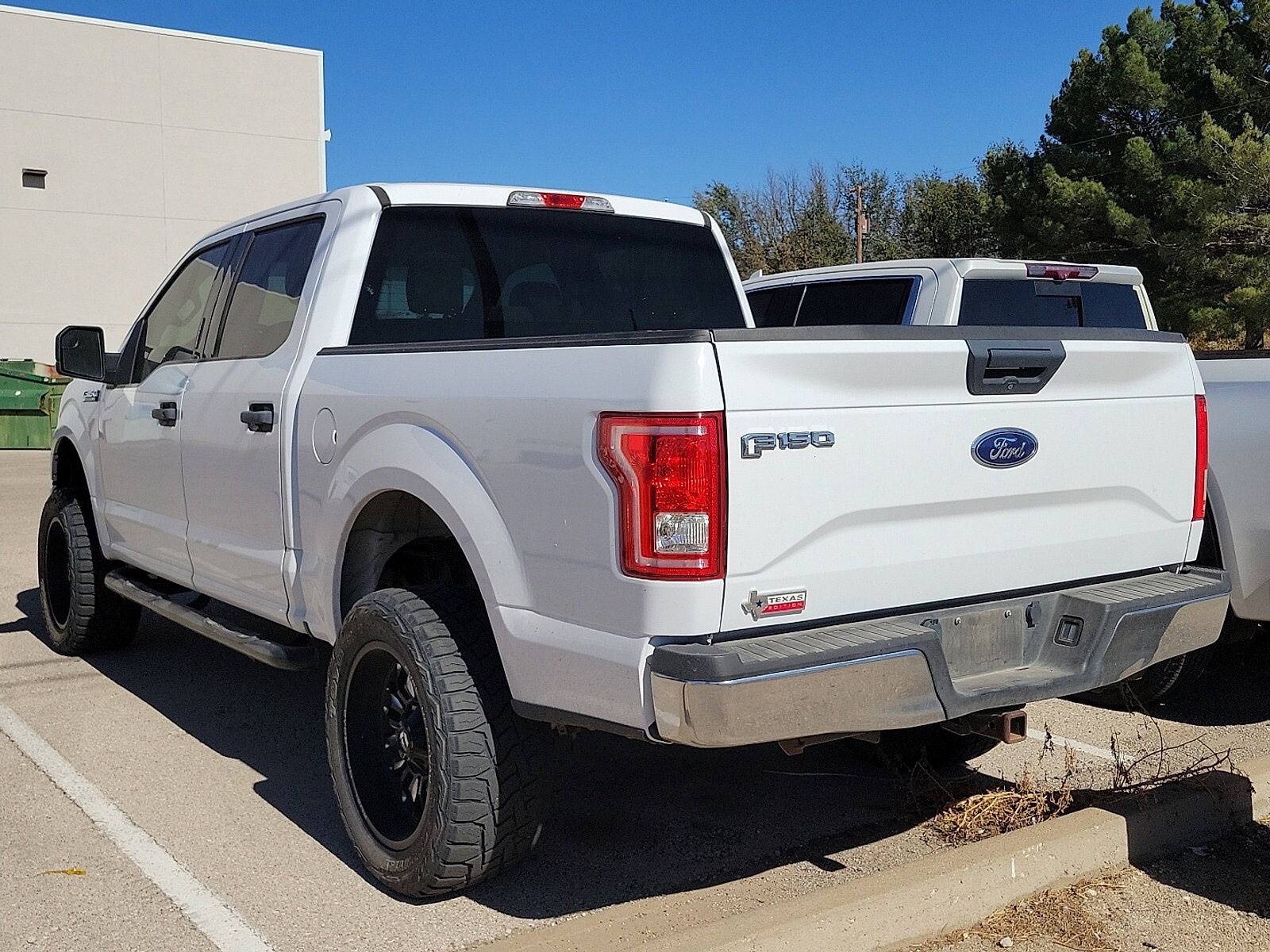 2015 Ford F-150 photo 2