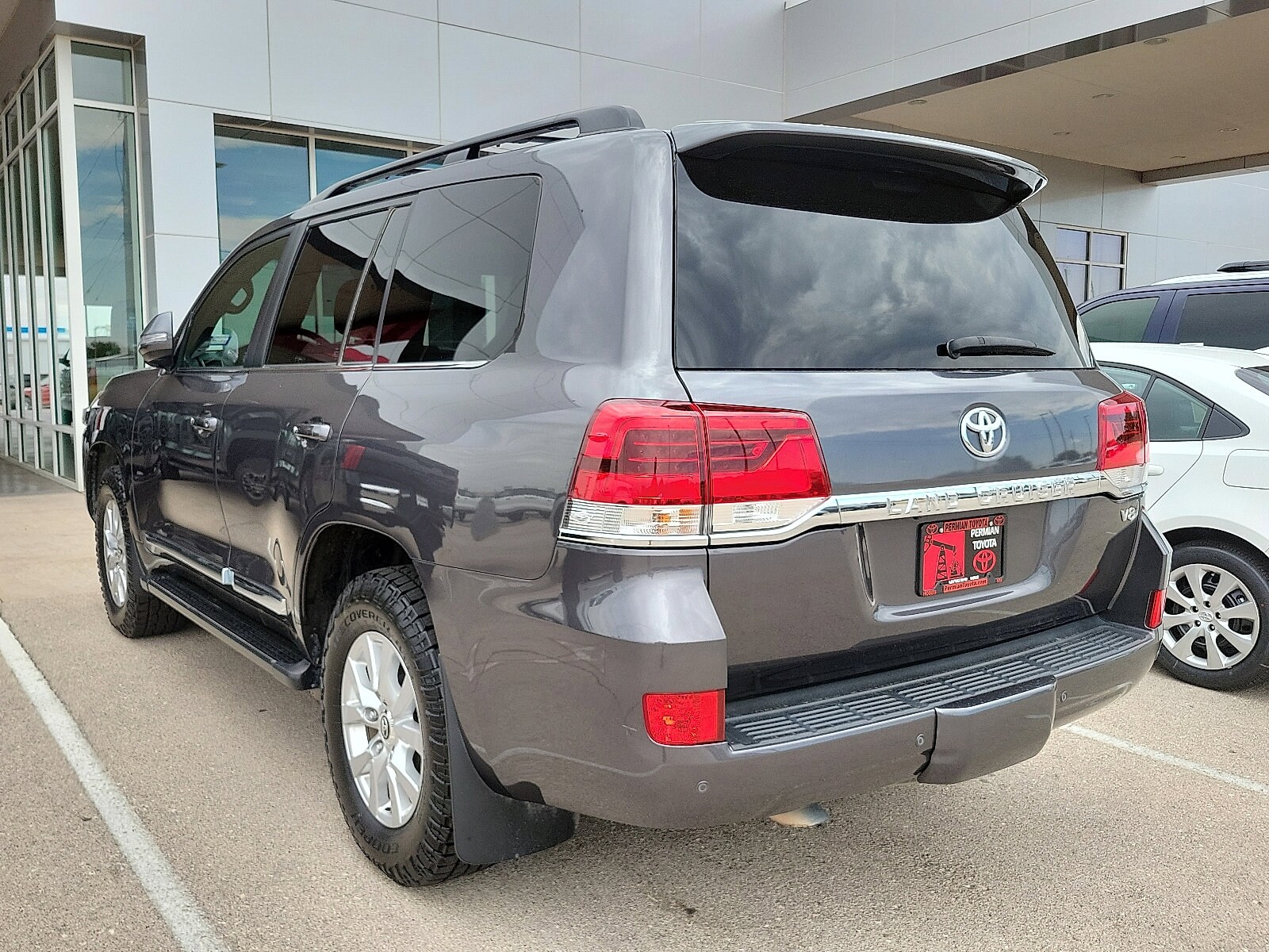 2021 Toyota Land Cruiser Base photo 2