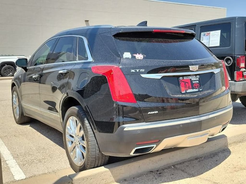 Used 2017 CADILLAC XT5 Platinum SUV
