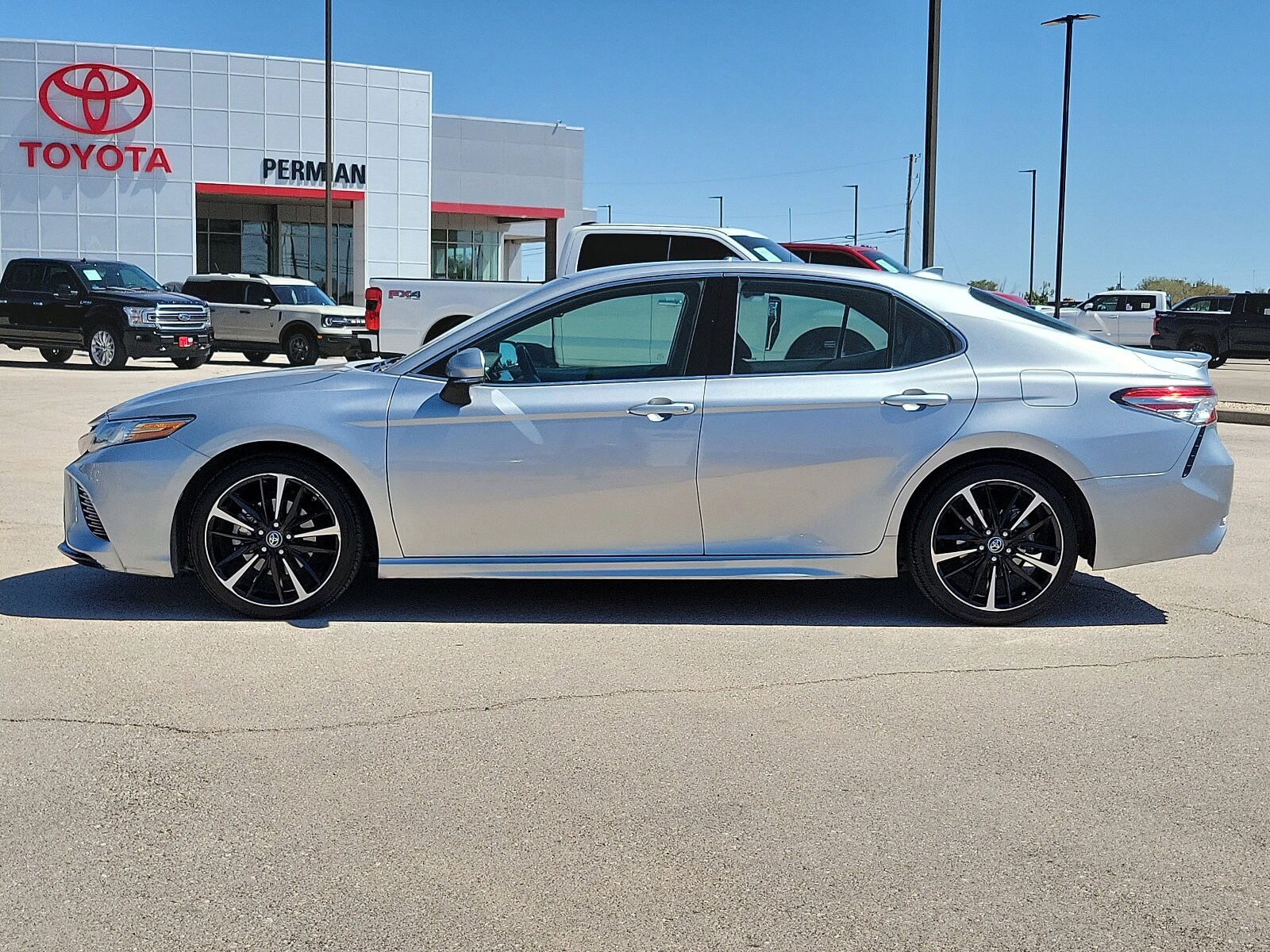 Used 2019 Toyota Camry XSE with VIN 4T1B61HK0KU732185 for sale in Hobbs, NM