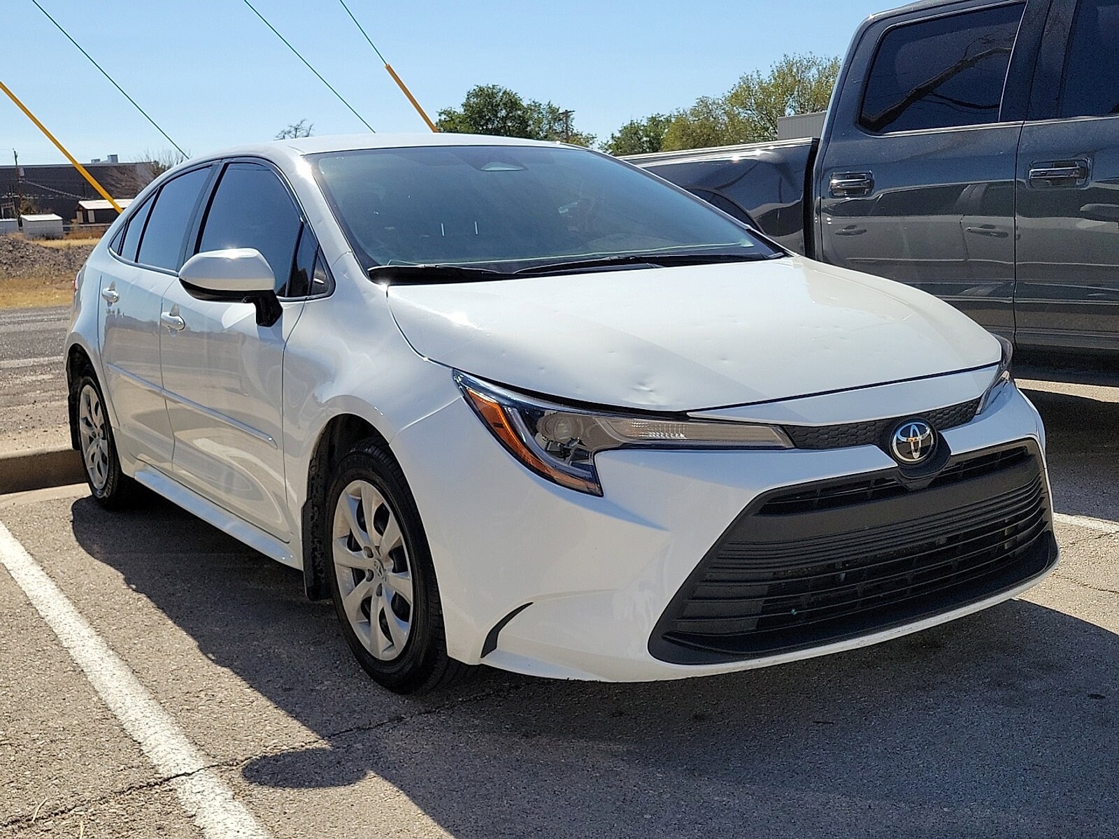 2023 Toyota Corolla LE photo 4