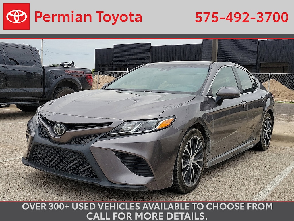 Used 2018 Toyota Camry SE Sedan
