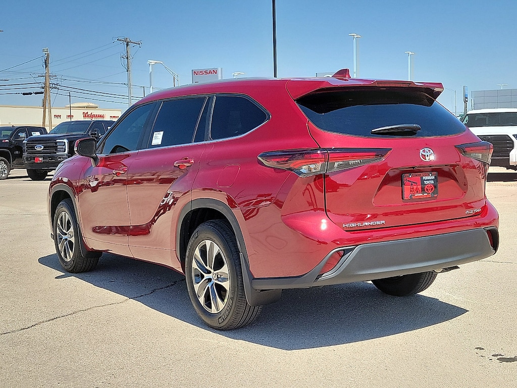 New 2026 Toyota Highlander XLE SUV