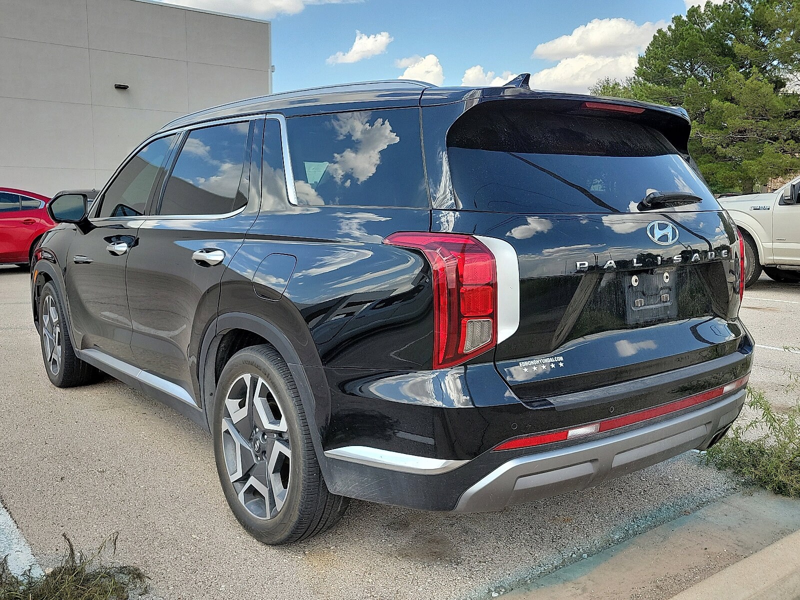 2023 Hyundai Palisade Limited photo 2