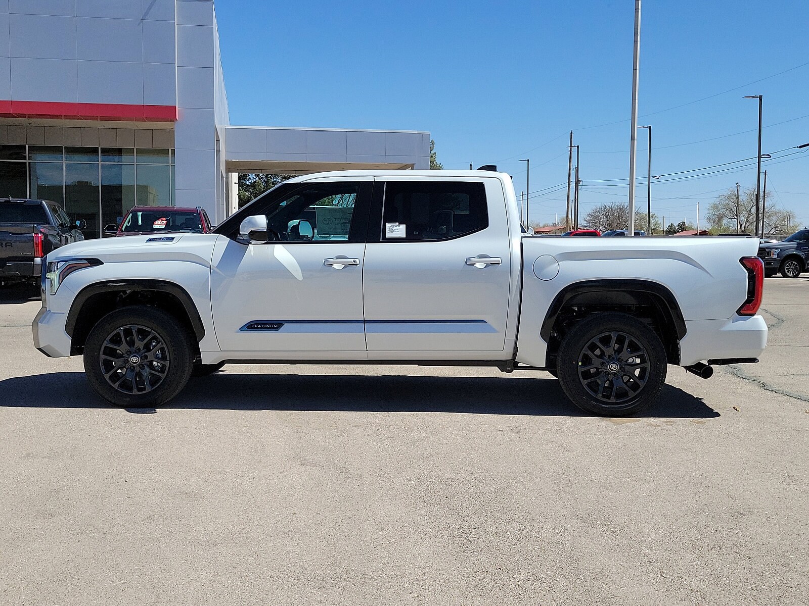 2025 Toyota Tundra Platinum photo 2