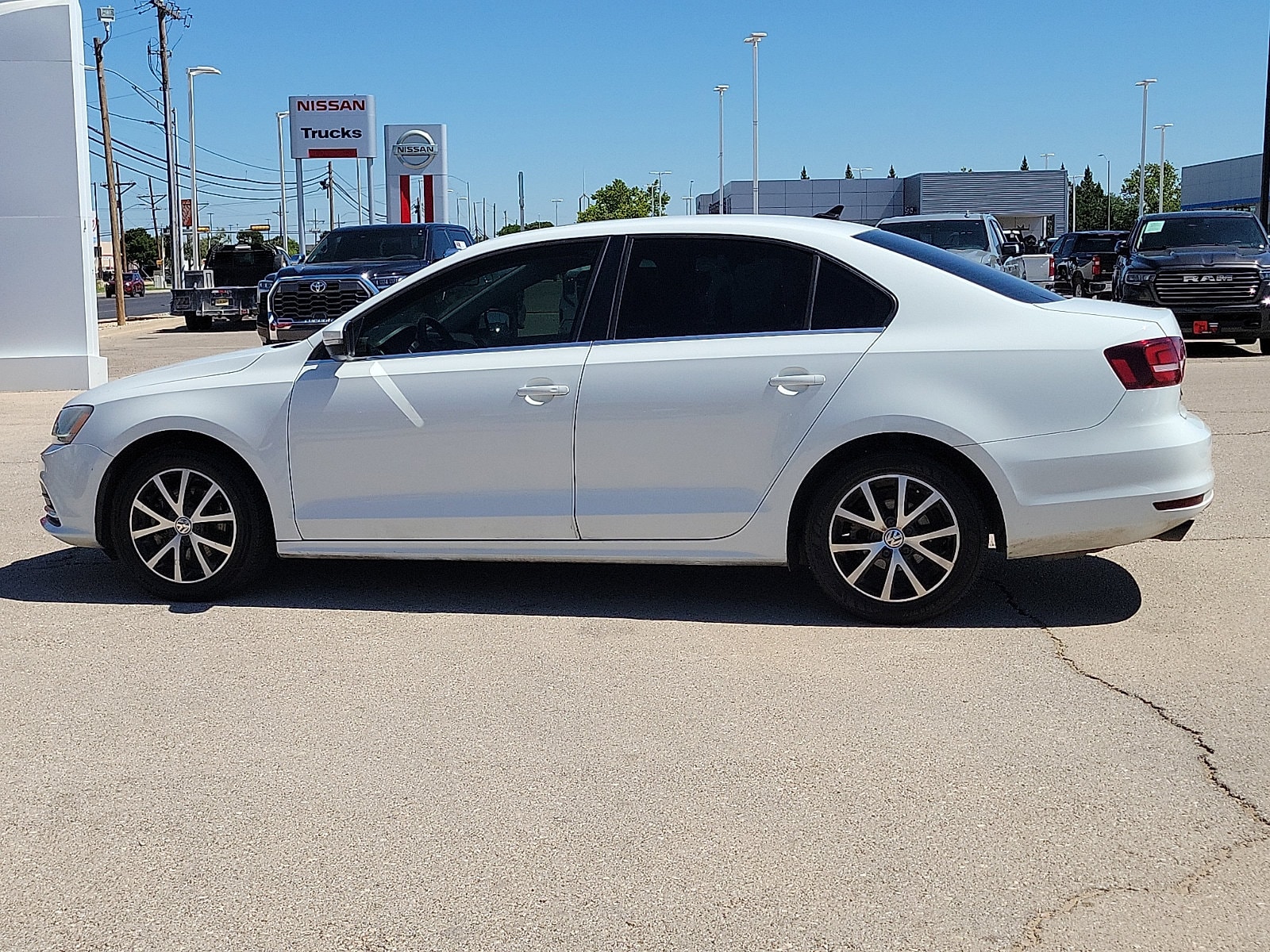 Used 2018 Volkswagen Jetta SE with VIN 3VWDB7AJ4JM250994 for sale in Hobbs, NM