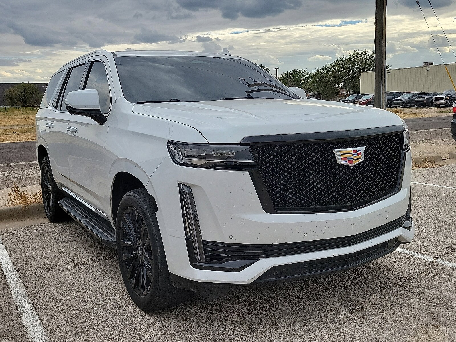 2022 Cadillac Escalade Luxury photo 4