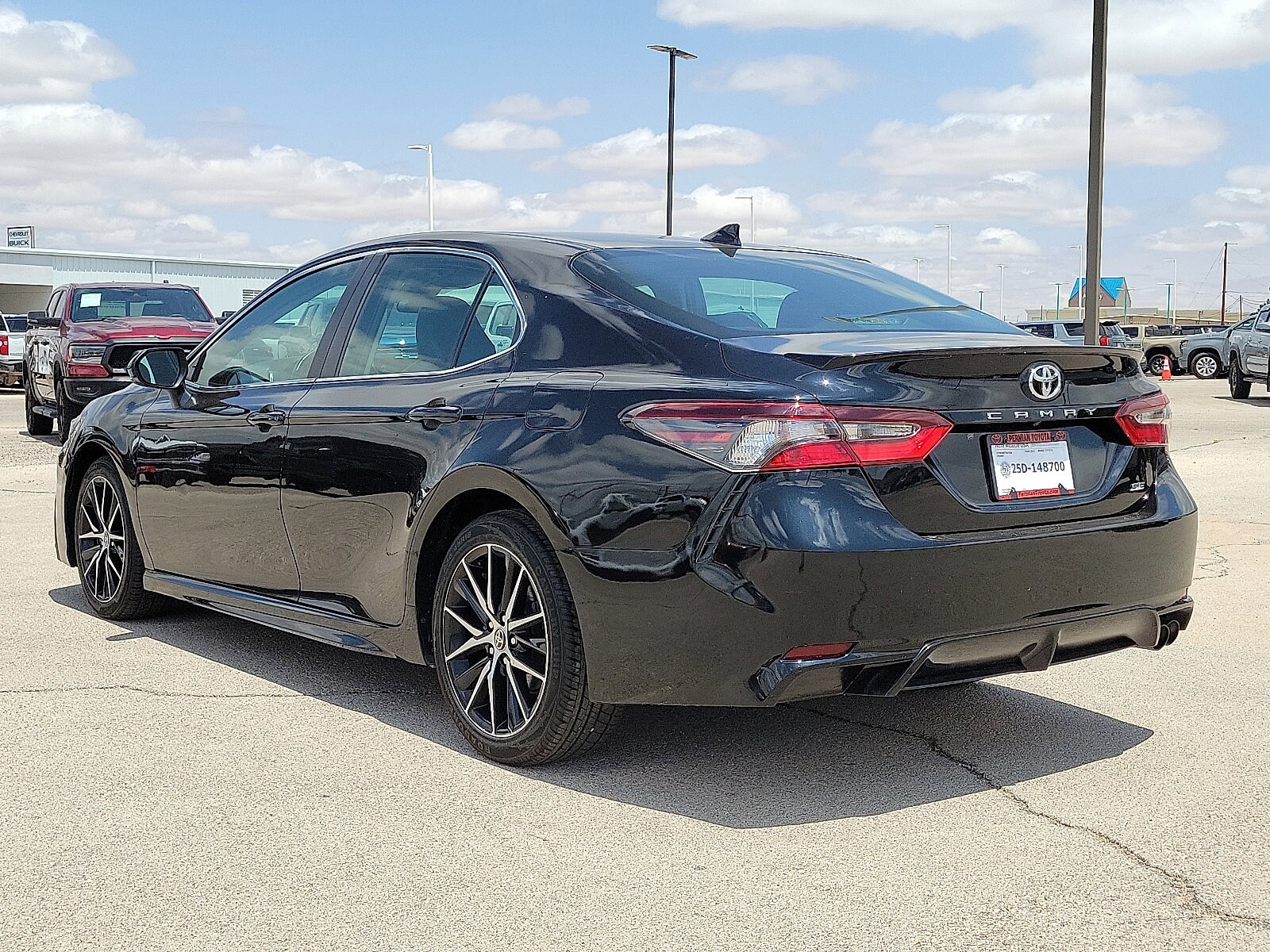 2023 Toyota Camry SE photo 3