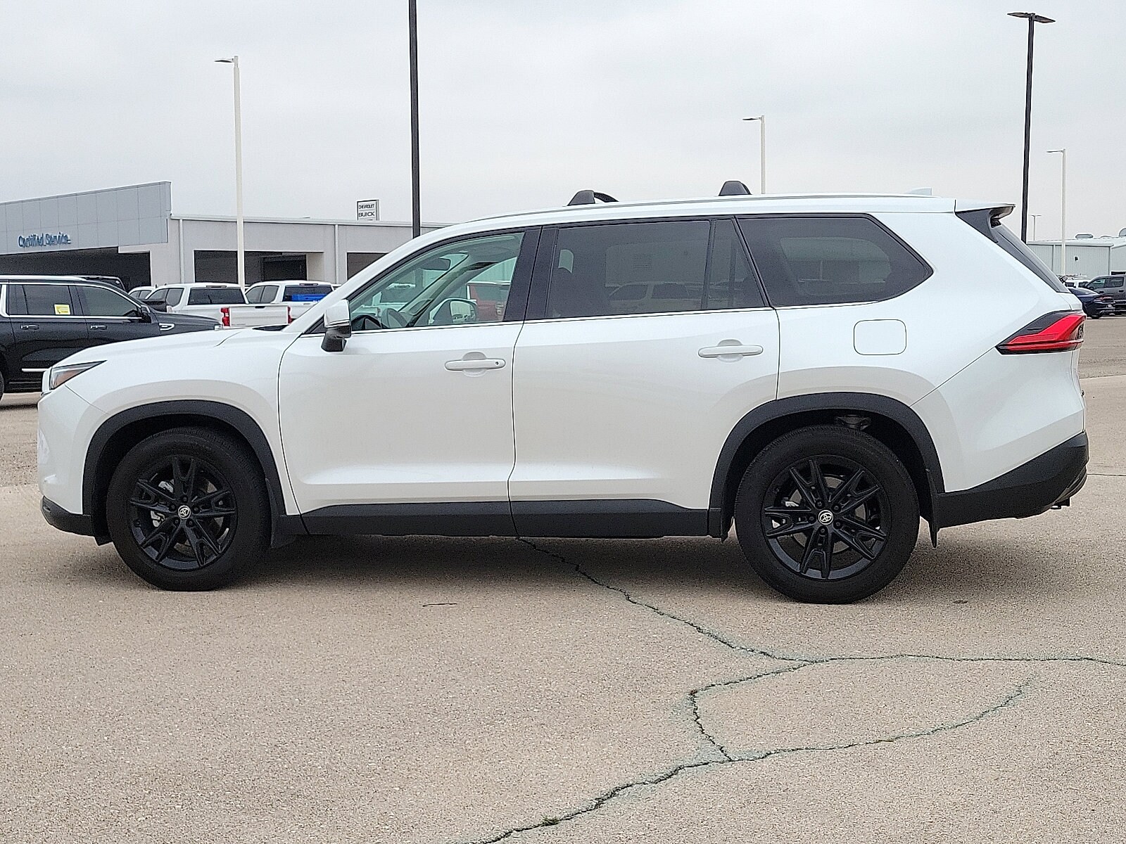 Used 2024 Toyota Grand Highlander Limited with VIN 5TDACAB56RS018832 for sale in Hobbs, NM