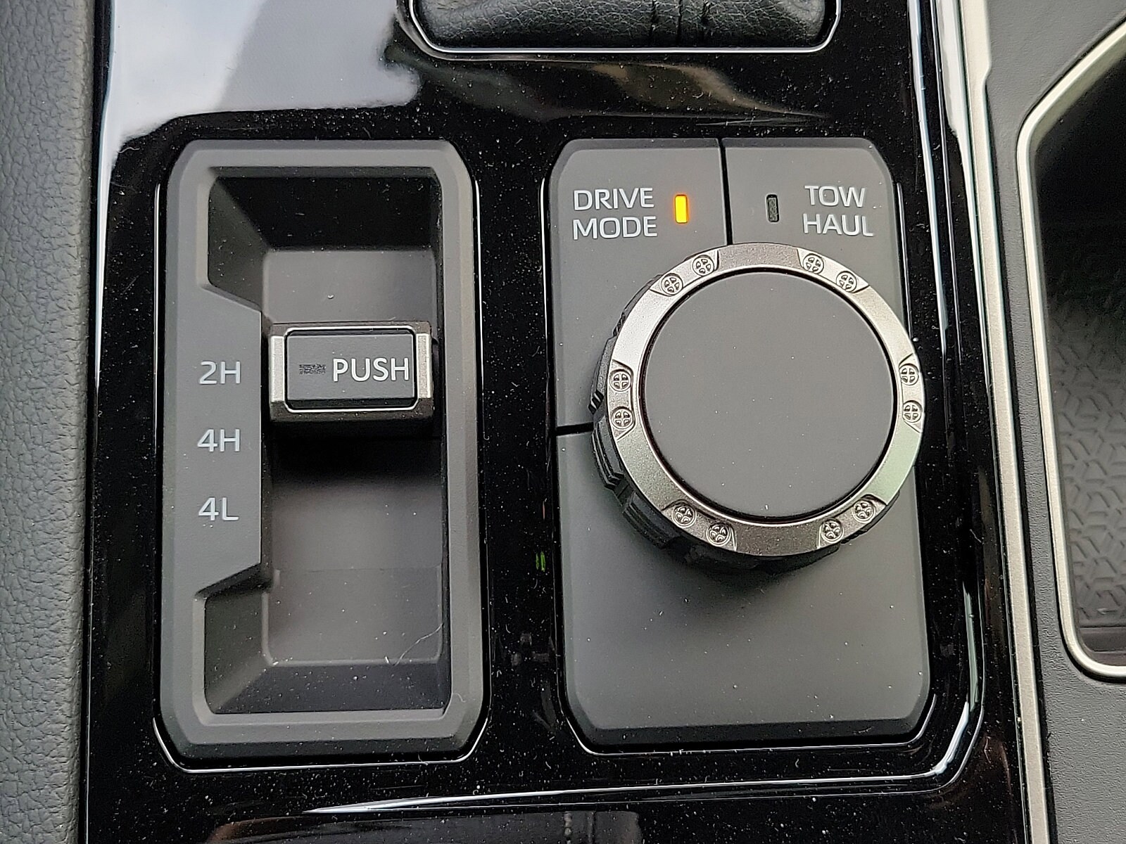 2026 Toyota Tundra Limited - Photo 16