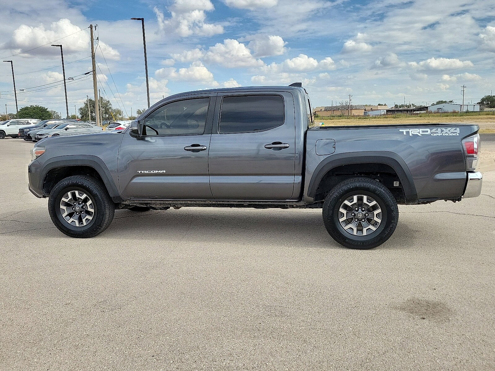 2022 Toyota Tacoma TRD Off-Road photo 2