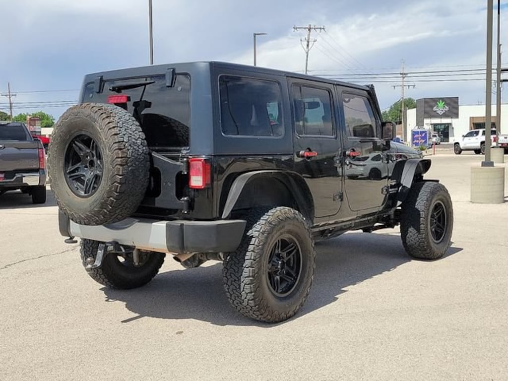 Used 2013 Jeep Wrangler Unlimited Sahara SUV