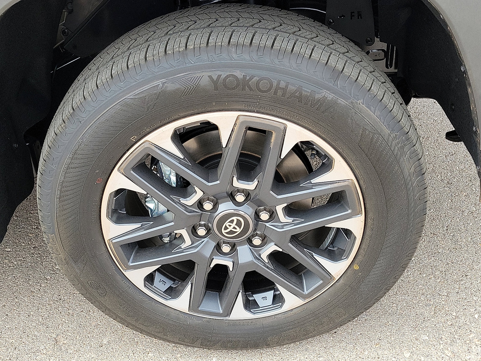 2026 Toyota Tundra Limited - Photo 7