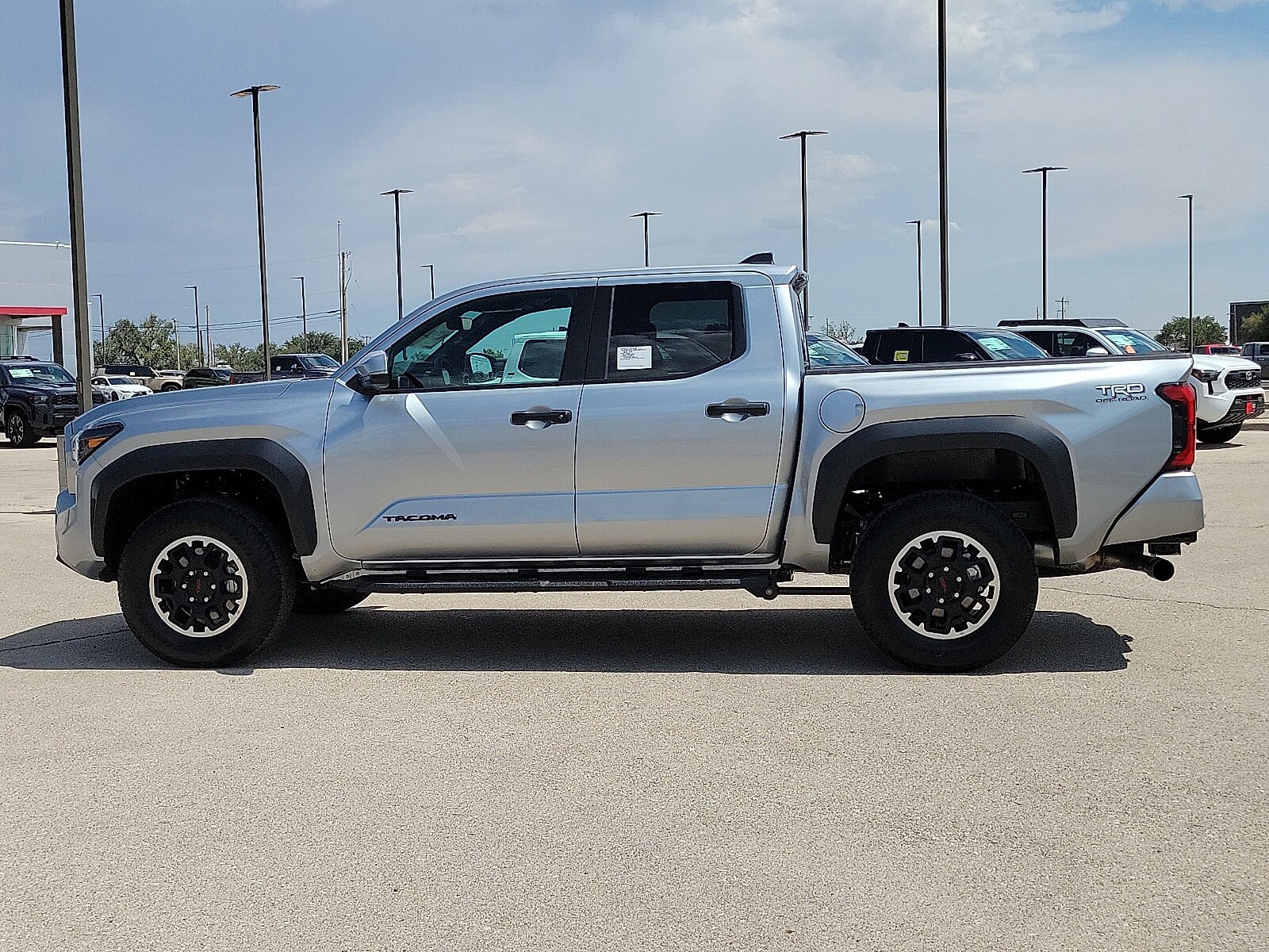 2025 Toyota Tacoma TRD Off-Road photo 2