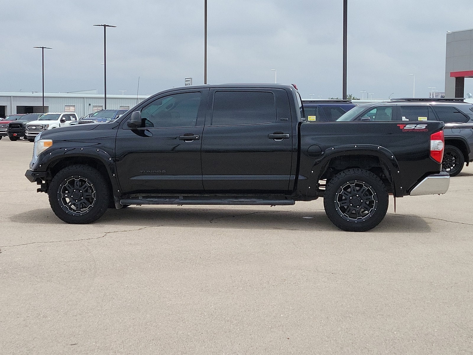 Used 2017 Toyota Tundra SR5 with VIN 5TFEM5F10HX113912 for sale in Hobbs, NM