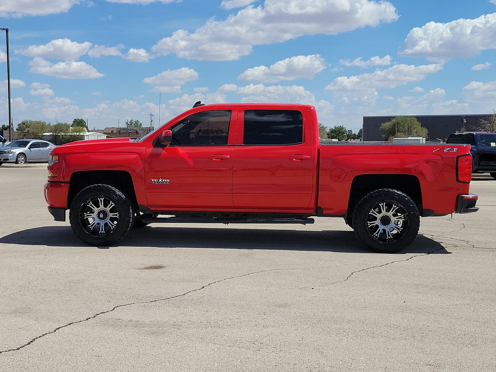 Used 2018 Chevrolet Silverado 1500 LT Z71 with VIN 3GCUKREC8JG176391 for sale in Hobbs, NM