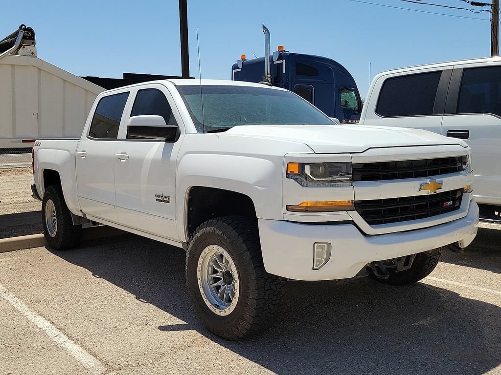 Used 2018 Chevrolet Silverado 1500 LT w/2LT Truck Crew Cab