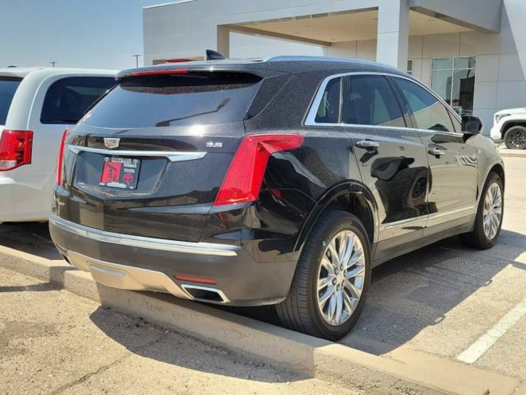 Used 2017 CADILLAC XT5 Platinum SUV