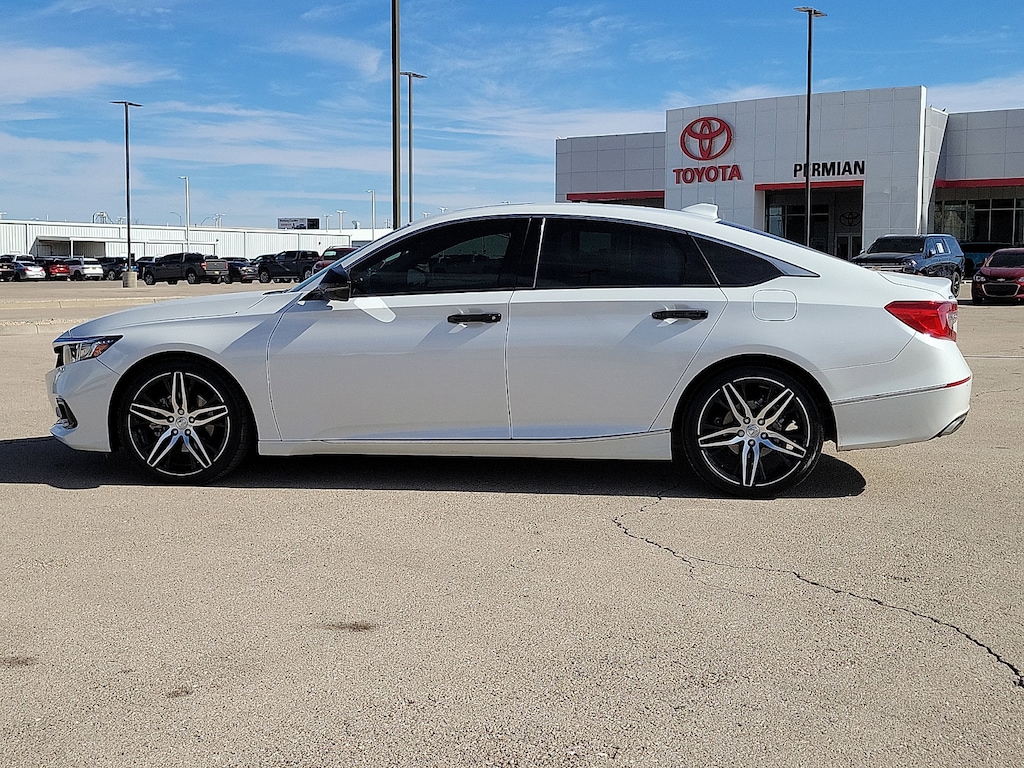 Used 2022 Honda Accord Touring 2.0T Sedan