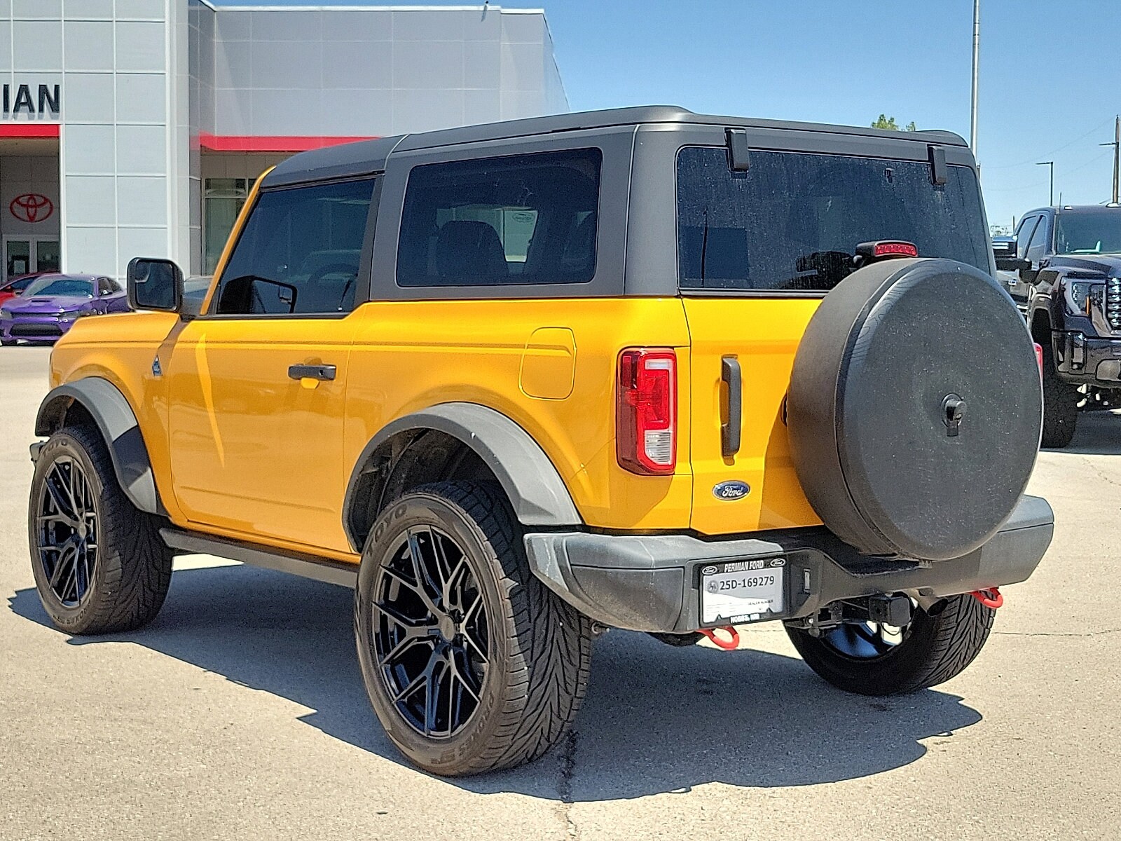 2022 Ford Bronco Outer Banks photo 3