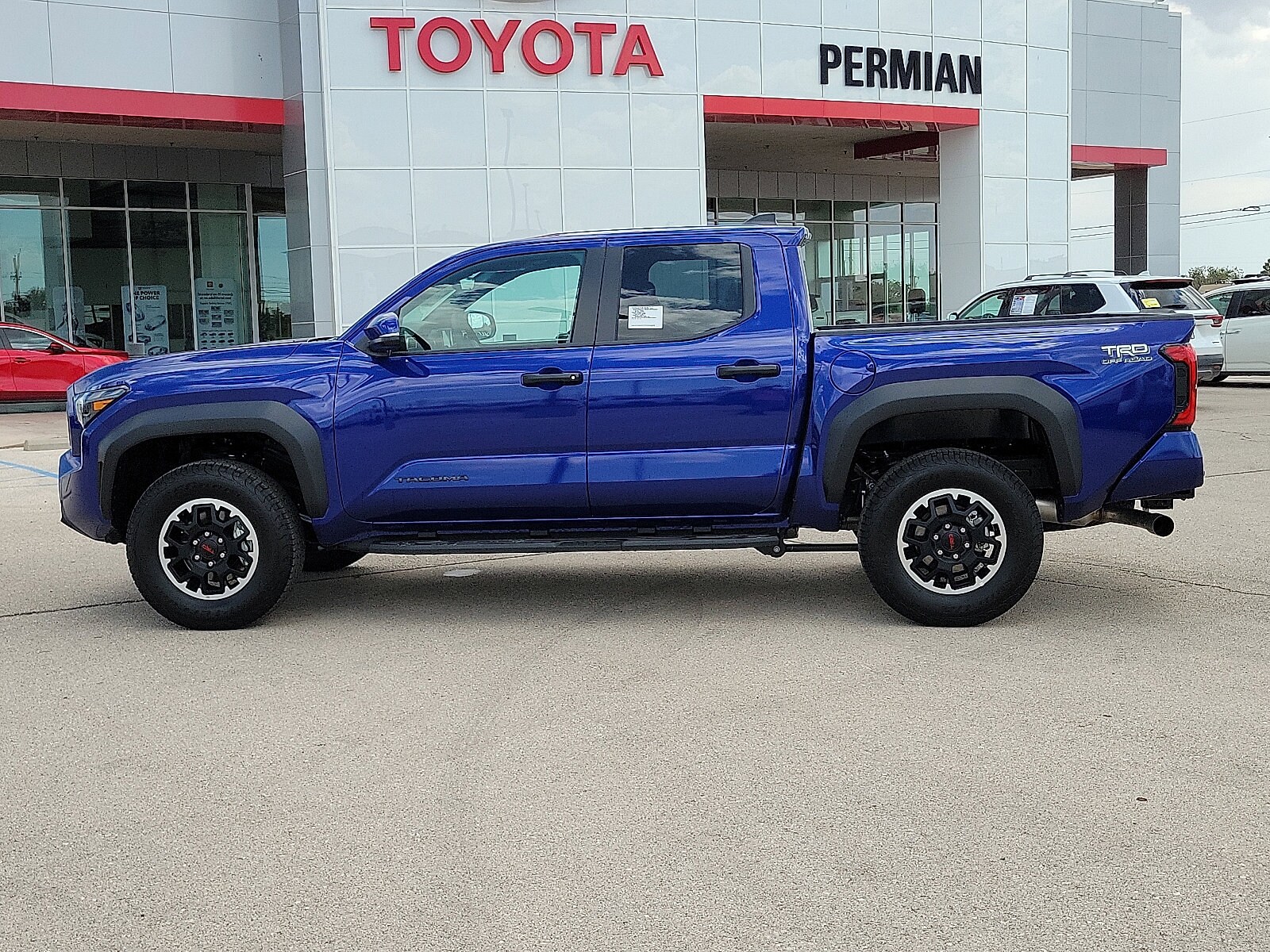 2025 Toyota Tacoma TRD Off-Road photo 2