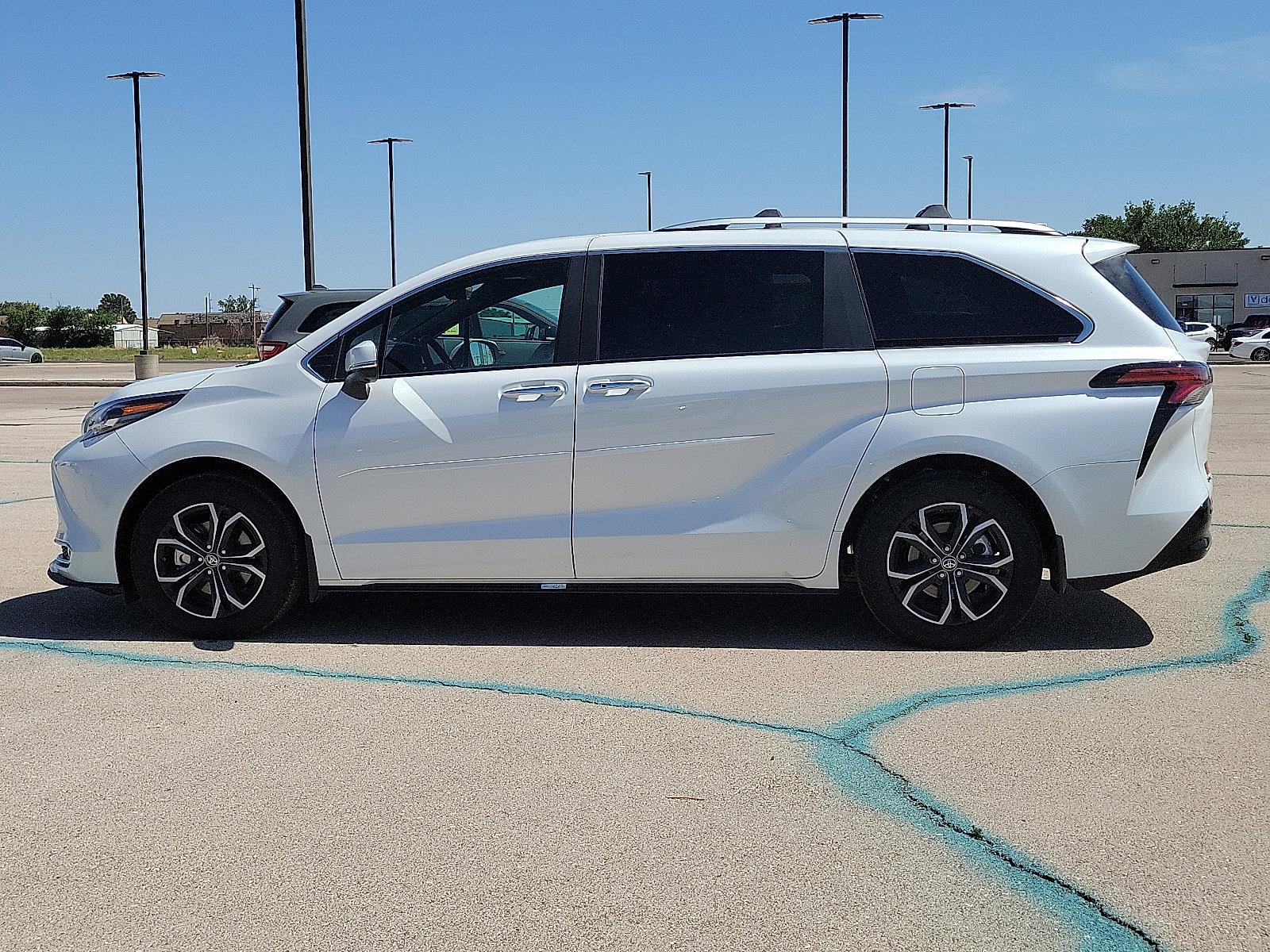Used 2025 Toyota Sienna Platinum with VIN 5TDESKFC8SS176677 for sale in Hobbs, NM