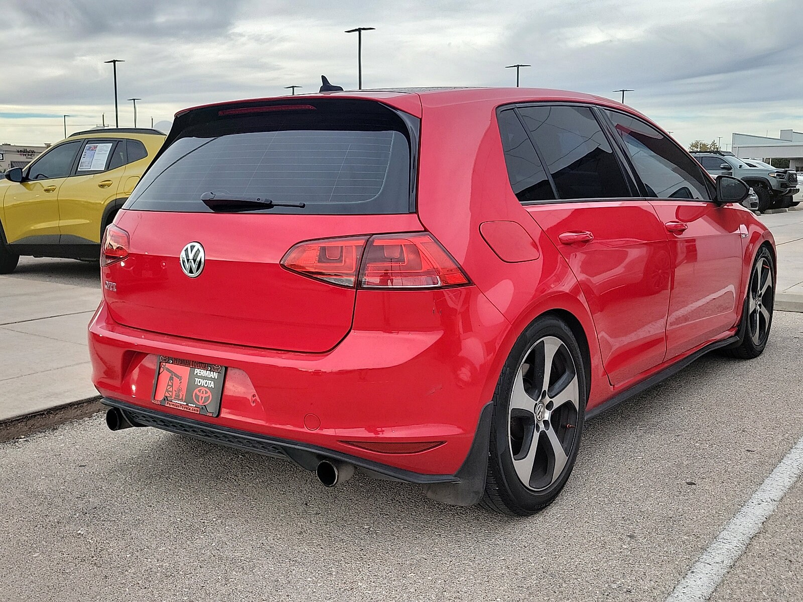 2017 Volkswagen Golf GTI SE photo 3