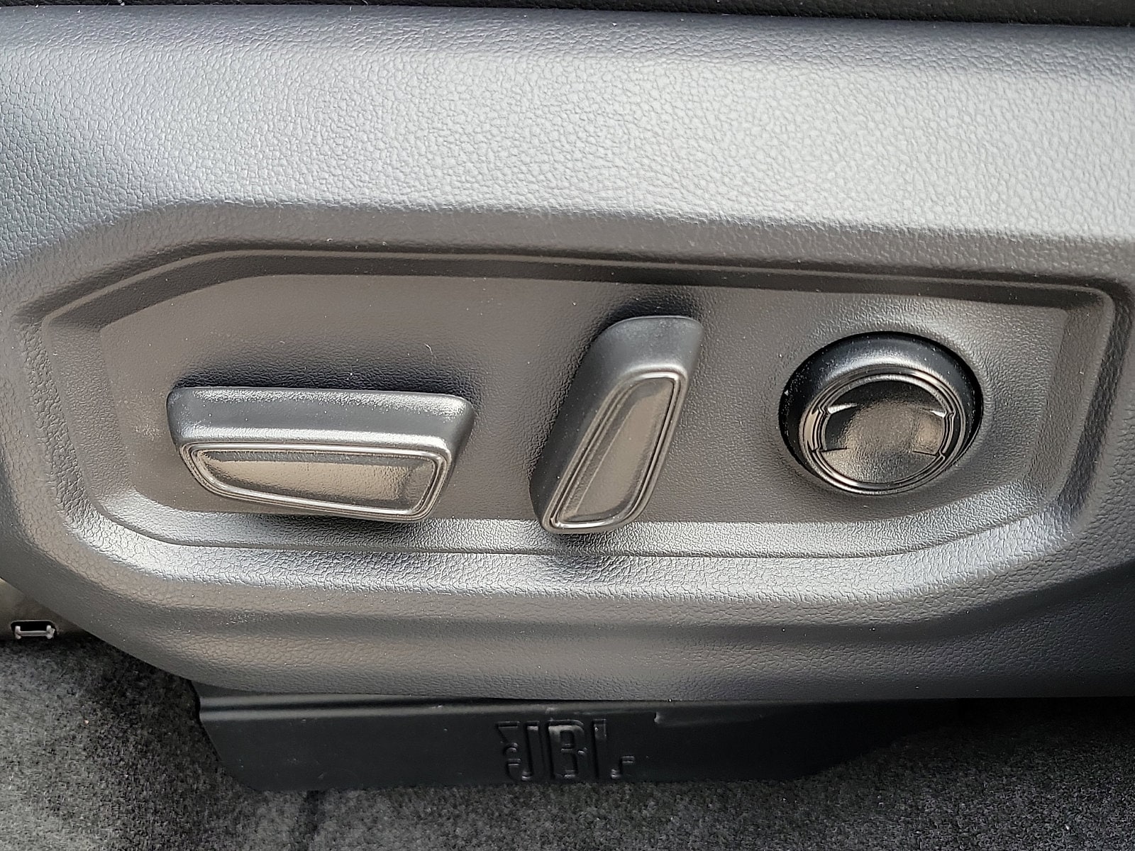 2026 Toyota Tundra Limited - Photo 13