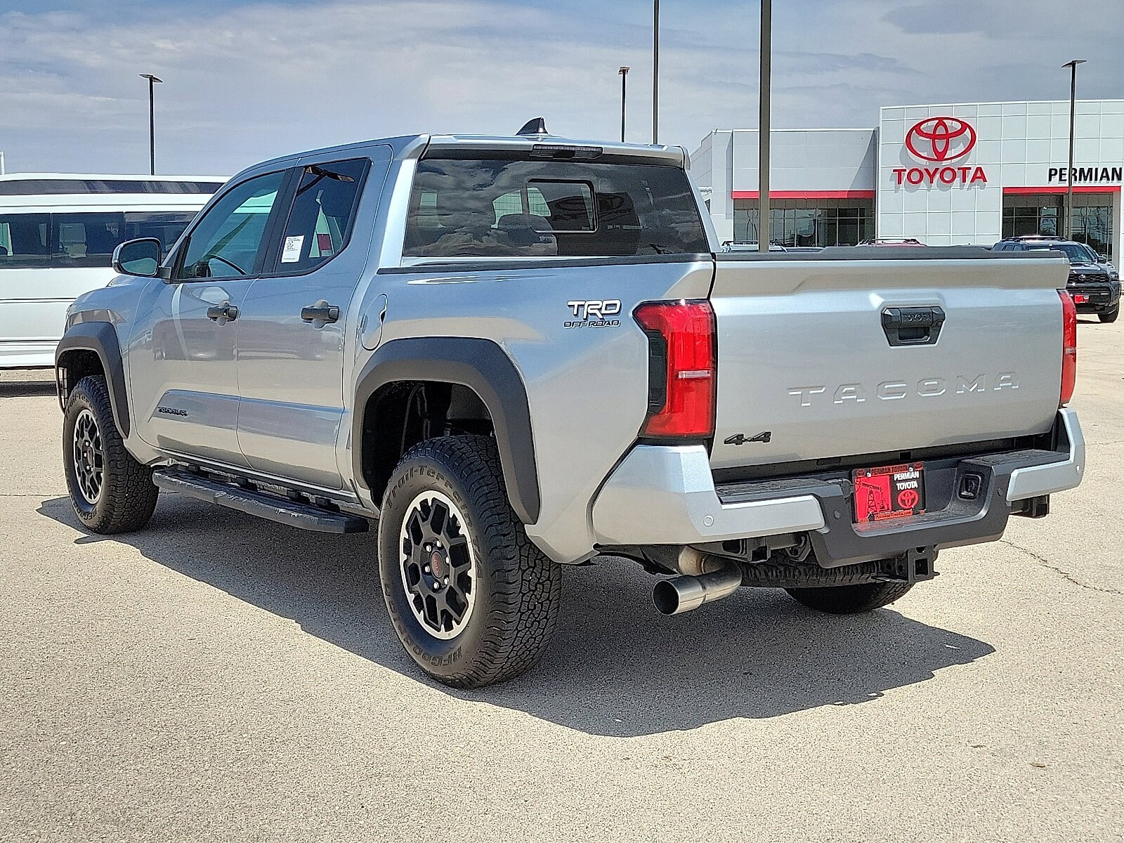 2025 Toyota Tacoma TRD Off-Road photo 3