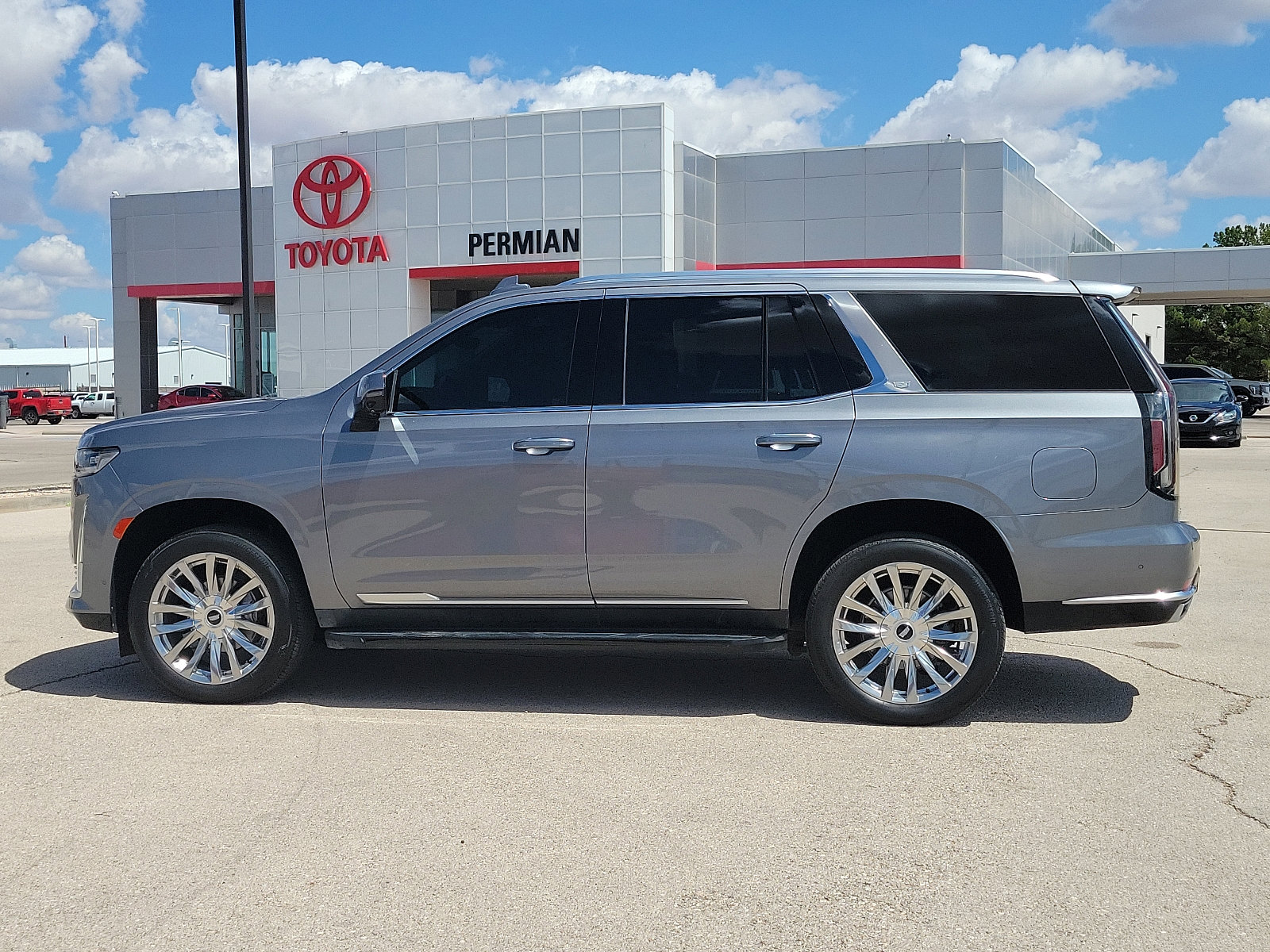 Used 2022 Cadillac Escalade Premium Luxury with VIN 1GYS4BKLXNR211056 for sale in Hobbs, NM