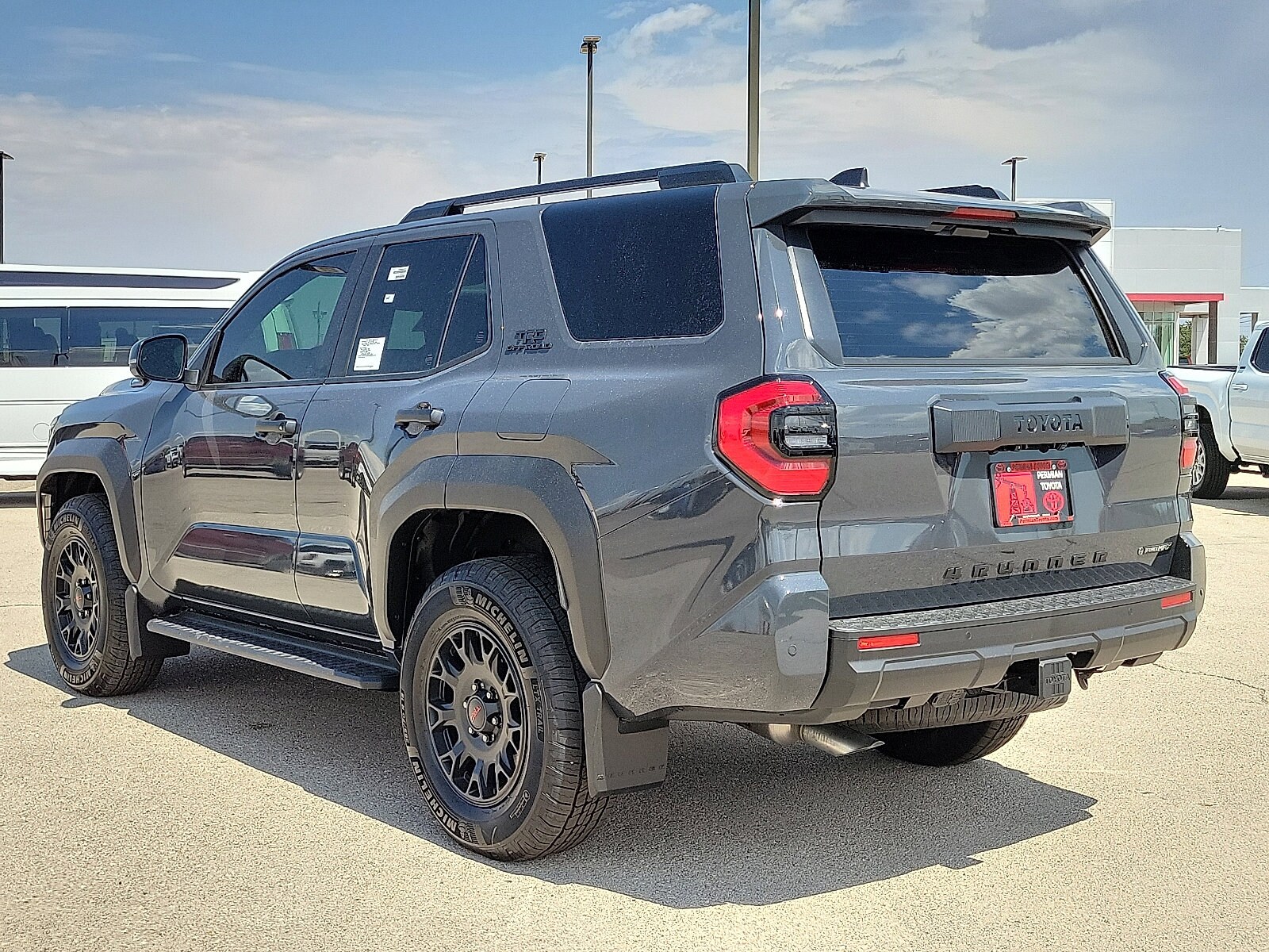 2025 Toyota 4Runner TRD Off-Road Premium photo 3