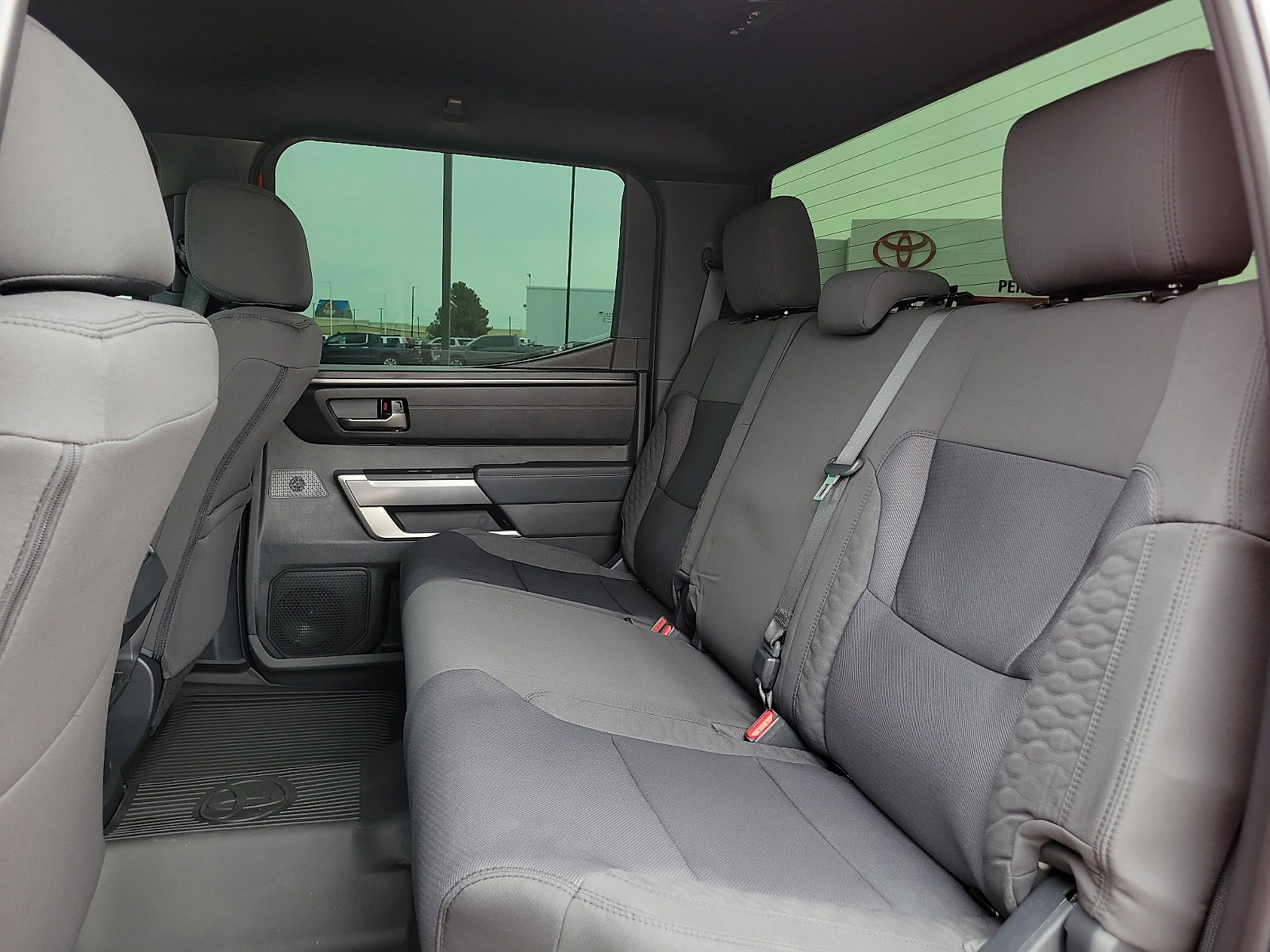 2026 Toyota Tundra SR5 - Photo 8