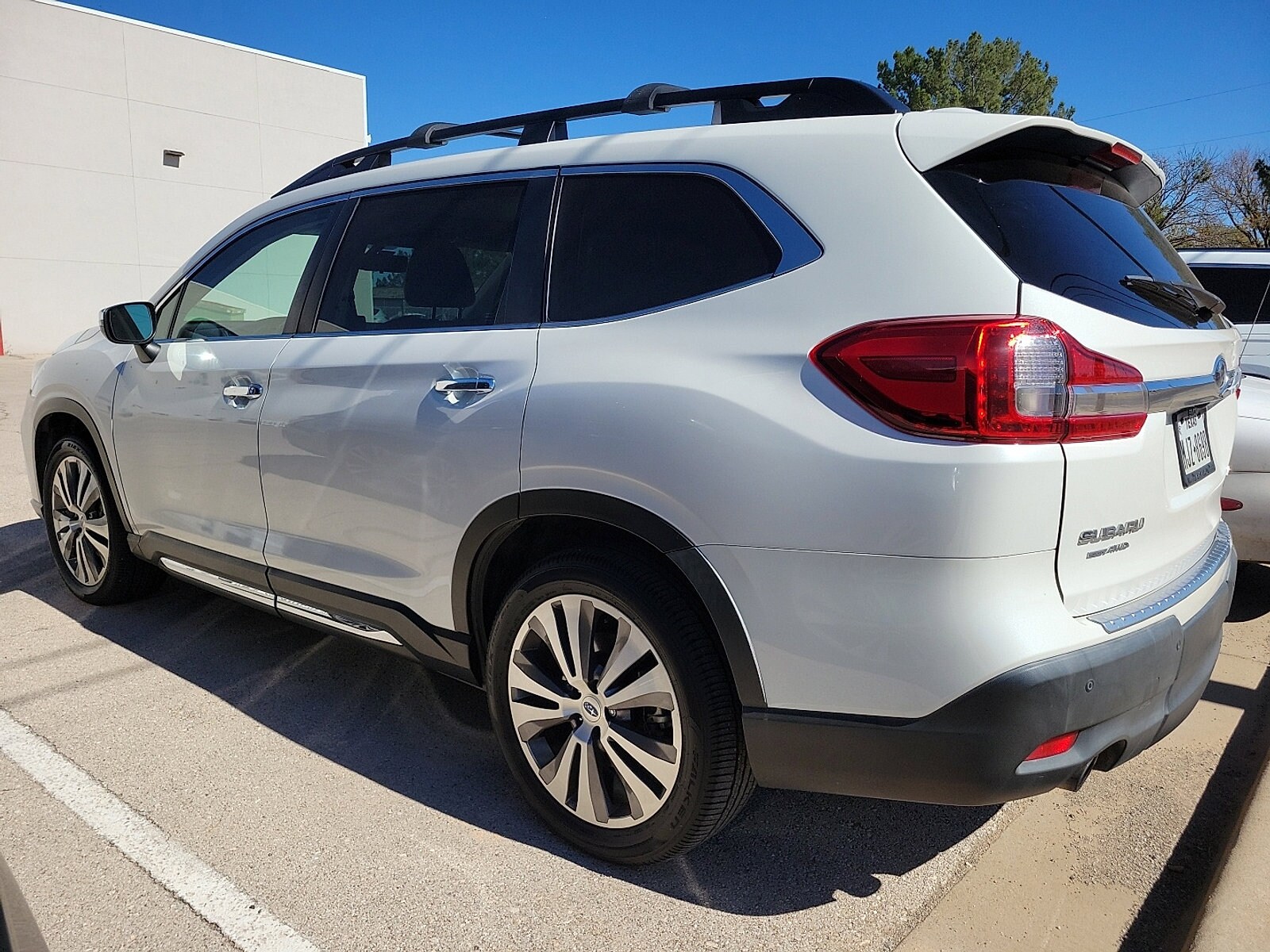 2020 Subaru Ascent Touring photo 2