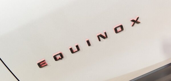 2018-Chevrolet-Equinox-Redline-Edition-exterior-2017-Chicago-Auto-Show-008-Equinox-logo-badge-720x340.jpg