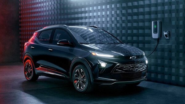 2023-chevrolet-bolt-euv-redline-edition-resized.jpg
