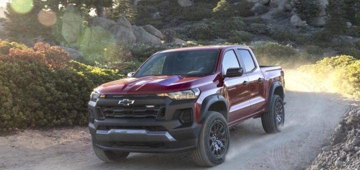2023-Chevrolet-Colorado-Trail-Boss-Press-Photos-Exterior-005-front-three-quarters-720x340.jpg