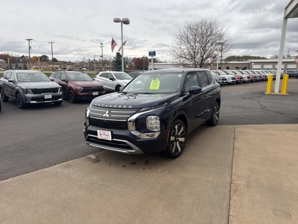 New 2025 Mitsubishi Outlander SE SUV
