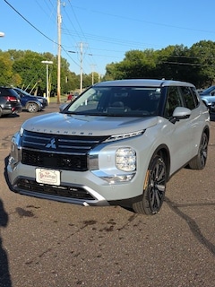 2025 Mitsubishi Outlander SE SUV