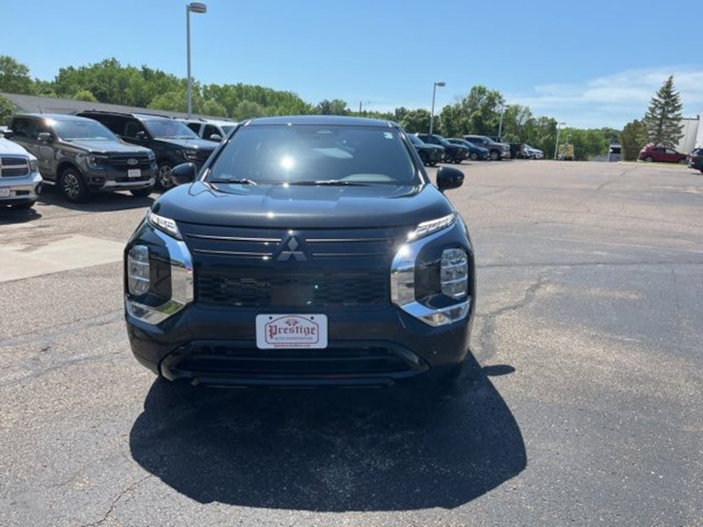 New 2026 Mitsubishi Outlander LE SUV