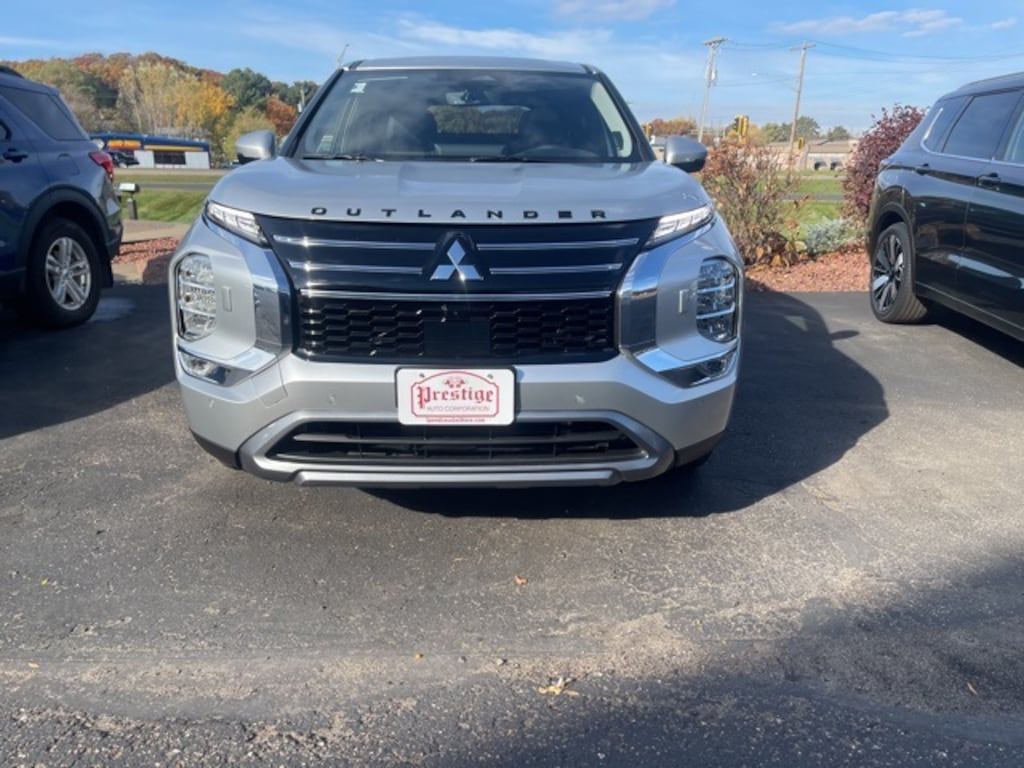 New 2025 Mitsubishi Outlander SE SUV