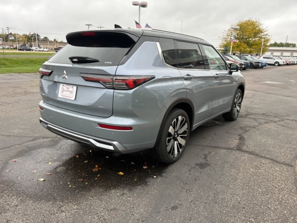 New 2025 Mitsubishi Outlander SEL SUV