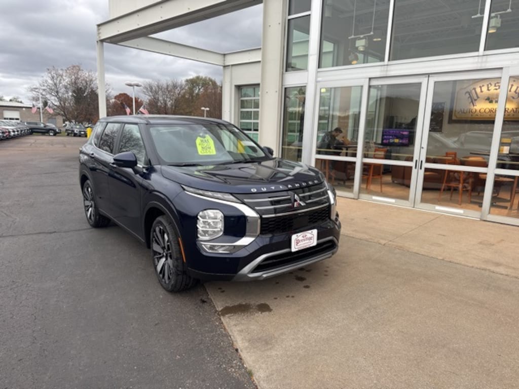 New 2025 Mitsubishi Outlander SE SUV