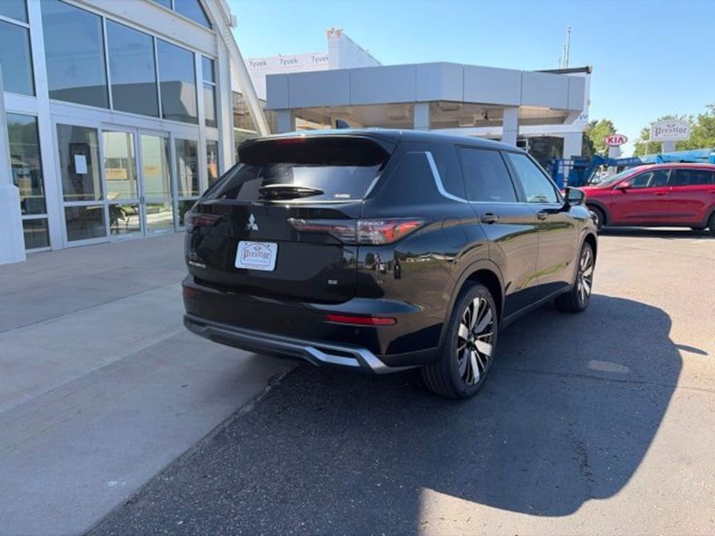 New 2026 Mitsubishi Outlander SE SUV