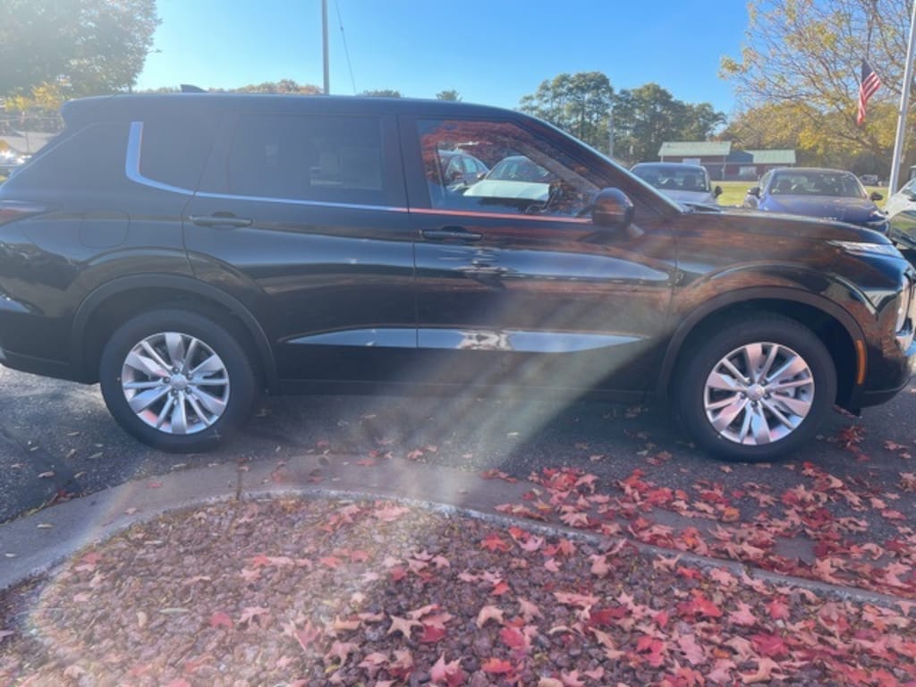 New 2025 Mitsubishi Outlander ES SUV