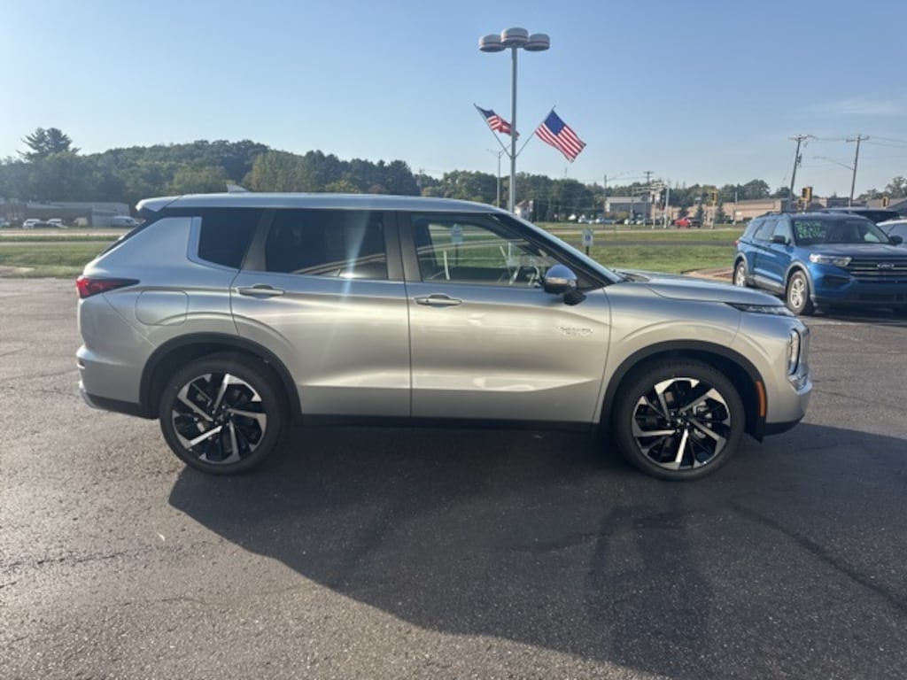 New 2025 Mitsubishi Outlander PHEV SE SUV