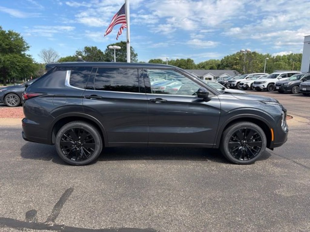 New 2026 Mitsubishi Outlander LE SUV