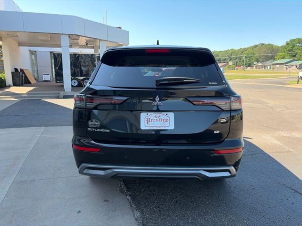 New 2026 Mitsubishi Outlander SE SUV