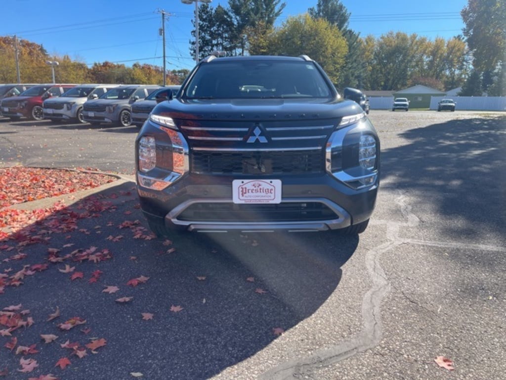 New 2025 Mitsubishi Outlander SEL SUV