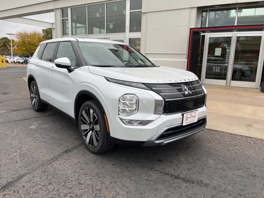 New 2025 Mitsubishi Outlander SE SUV
