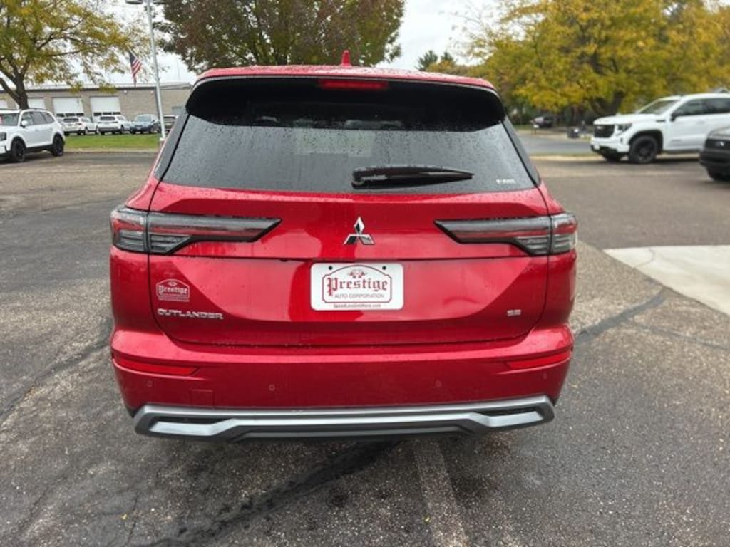 New 2025 Mitsubishi Outlander SE SUV
